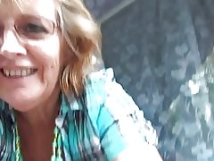 اثنين من الرجال وساخنة ناضجة