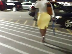 الوركين واسعة، جبهة تحرير مورو الإسلامية تنورة صفراء ضيقة...